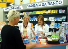 Farmacista al banco richiede più tutele