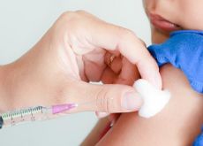 Vaccini dai medici di famiglia, al via i primi accordi che anticipano la convenzione