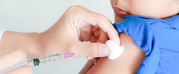 Vaccini dai medici di famiglia, al via i primi accordi che anticipano la convenzione