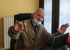 Covid, medico negazionista: la Asl taglia il 20% del suo stipendio