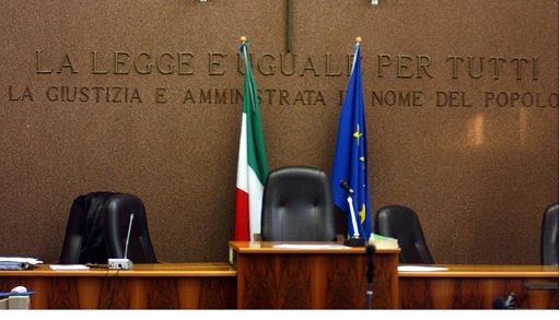 E la giudice ordinò: «Basta videoprocessi, si va in aula!»