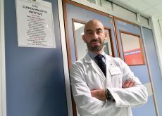 Serve una legge contro gli infermieri no-vax dice il virologo Bassetti