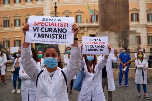 Svolta per gli specializzandi in Puglia: sì a legge per «trattenere» i giovani medici