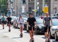  Parigi vieta i monopattini elettrici