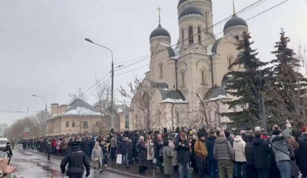 Funerale di Navalny, migliaia in piazza