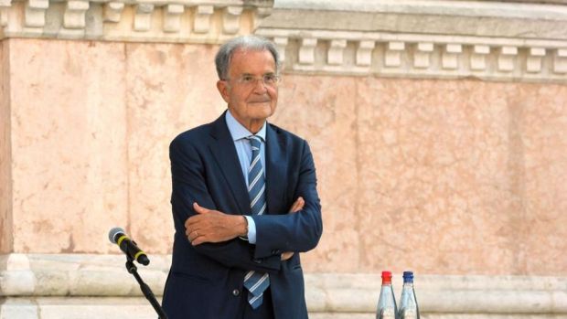 Bologna, guerra Pd-Fdi per l’Archiginnasio d’oro a Prodi