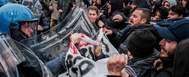 Scontri a Torino al corteo pro-Palestina