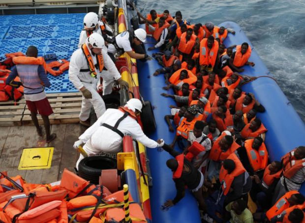 È ufficiale: non esistono i taxi del mare, né ong amiche dei trafficanti