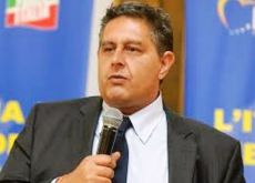 La sindrome di Stoccolma di una politica che si consegna (ancora) ai magistrati