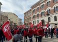 Tremila pensionati in piazza a Cagliari, aumento beffa di 3 euro