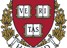 Usa, giudice blocca revoca visto studenti stranieri Harvard: “E’ arbitraria”