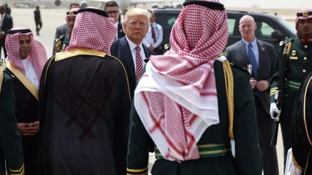 Trump in viaggio penisola arabica