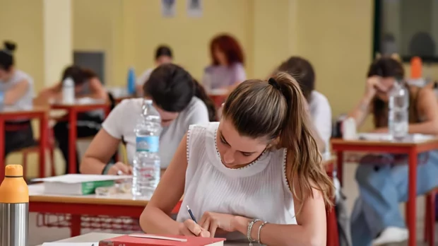 Ecco le tracce della prima prova di Maturità 2025: tutti i testi ufficiali del Ministero.