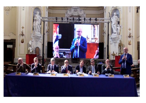 Vigilare sulla trasparenza per evitare deriva di opacità e conflitti d’interesse.