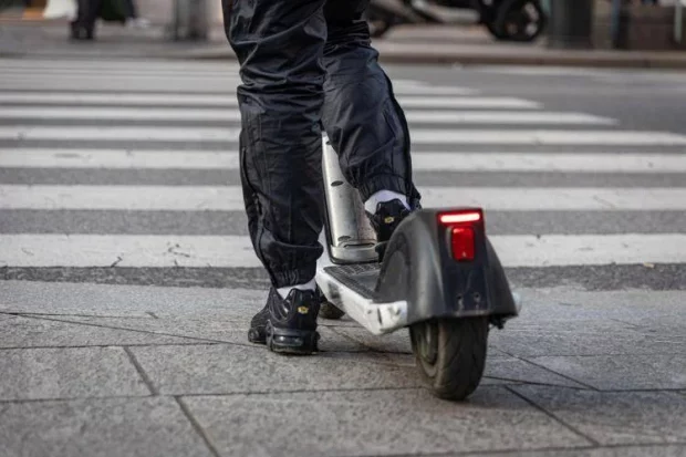 Monopattini elettrici, in arrivo la targa (e l'assicurazione)
