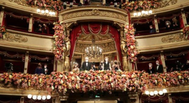 Scala di Milano, torna il dress code a teatro