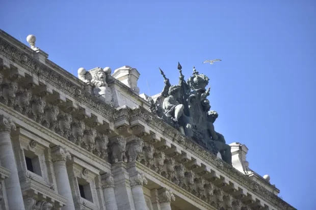 ABOLITO L’ABUSO D’UFFICIO, MA RESTA L’OMBRA SUL NOME.