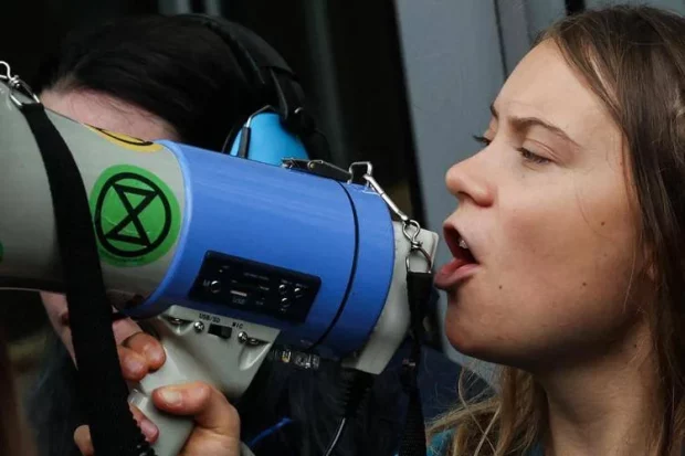 Greta Thunberg blocca una raffineria in Norvegia