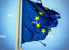 Europa, basta inginocchiarsi