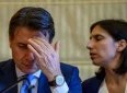 Applausi e schiamazzi. Due palchi di fine estate raccontano il senso del Pd per i 5 stelle