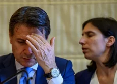 Applausi e schiamazzi. Due palchi di fine estate raccontano il senso del Pd per i 5 stelle