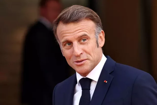 Macron chiama alla 'mobilitazione totale' per Bayrou