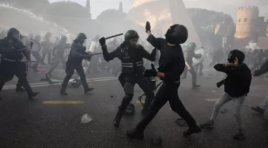 Roma assediata: i professionisti del disordine infangano la piazza per Gaza