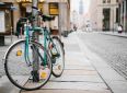Le bici non possono essere legate a pali, cancellate o strutture pubbliche.