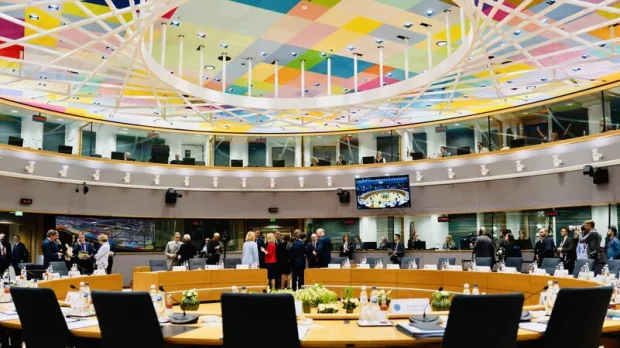 Il Consiglio europeo. Ventisette tacchini che si spartiscono angoli dell’aia