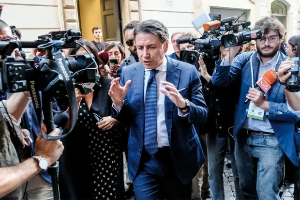 Pd-M5S, mozioni diverse sulla Libia: aumentano i malumori sull’alleanza.