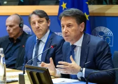 Crolla il campo largo. E pure il M5S tradisce il padre del “reddito”