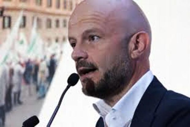 Adeguare gli stipendi dei medici e dirigenti sanitari alla media europea