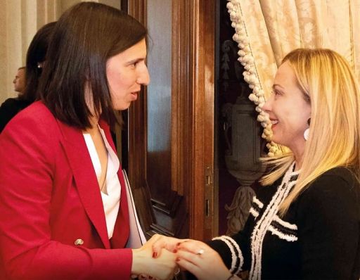 Violenza sulle donne, Schlein posta una foto con Meloni: svolta fondamentale