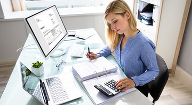 Il 34% dei 121.000 commercialisti è donna, cala 'gap' reddituale