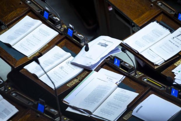 Quasi seimila emendamenti alla manovra. E spunta pure il 