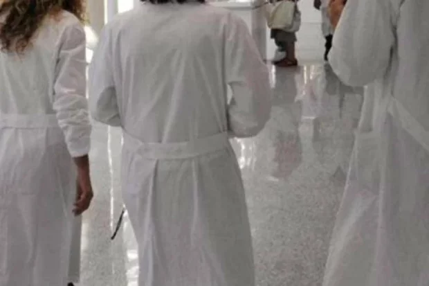 SANITÀ, FIRMATO IL CONTRATTO PER 137MILA MEDICI E SANITARI