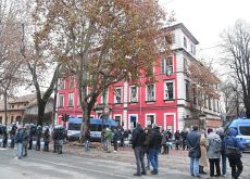La polizia sgombera Askatasuna a Torino dopo i blitz Pro Pal alla Stampa