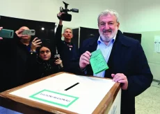 Emiliano torna in toga e chiede la promozione col curriculum vitae da sindaco