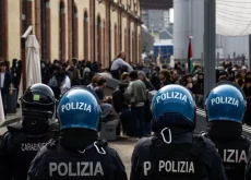 La polizia sgombera Askatasuna a Torino dopo i blitz Pro Pal alla Stampa