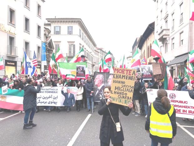 A Milano migliaia di manifestanti in corteo per la libertà in Iran