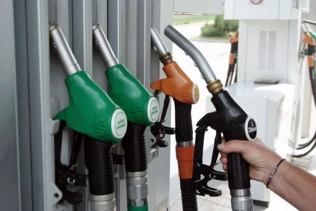 Diesel e benzina, da ieri le nuove accise: il prezzo dei carburanti è aumentato