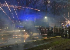 Scontri Askatasuna, tre persone arrestate: una ha aggredito il poliziotto