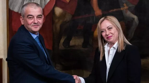 Strategia Meloni-Fazzolari-Mantovano: attaccare i giudici senza nominare il referendum