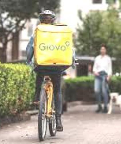 'Rider sfruttati', controllo giudiziario per Foodinho-Glovo