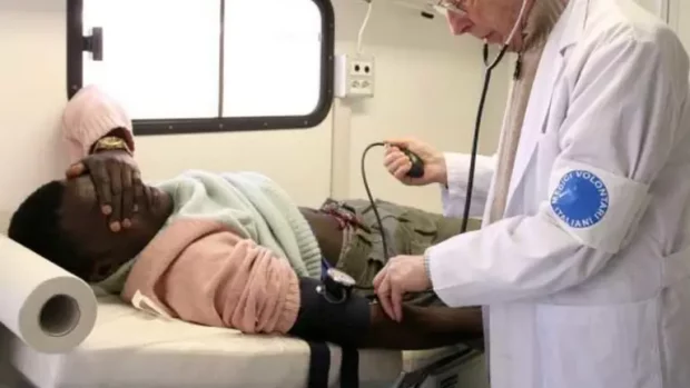 Certificati anti-Cpr, il Gip sospende tre medici