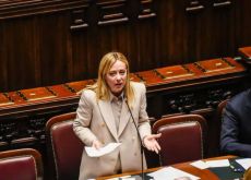 Meloni, né dimissioni né rimpasto, il governo c’è e non scappiamo