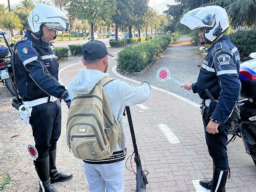 Monopattini elettrici, dal 17 maggio obbligo di targa