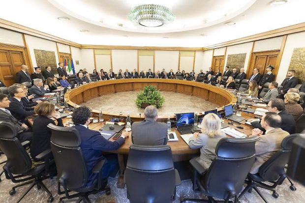 Divieto di gogna, pressing e veti delle procure per frenare il Csm