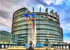 Eurocamera, sì al voto per delega per le deputate incinte o neo-madri