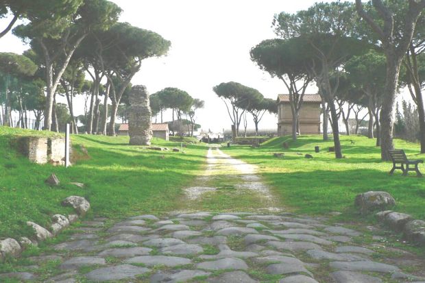 Sulla via Appia il camposanto del campo largo